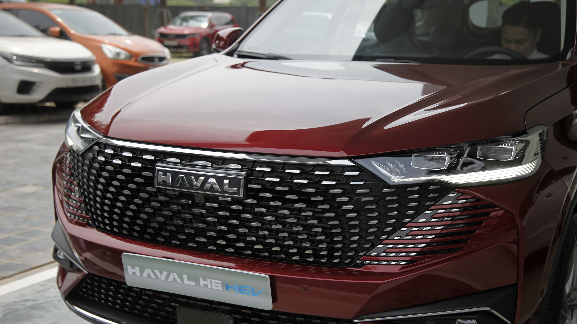 Haval H6 chính thức có mặt tại Việt Nam, khởi điểm từ 1,096 tỷ đồng